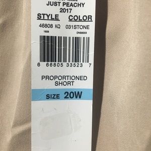 Alfred Dunner Pants - Classic fit proportioned short pants Alfred Dunner Pants - Classic fit proportioned short pants